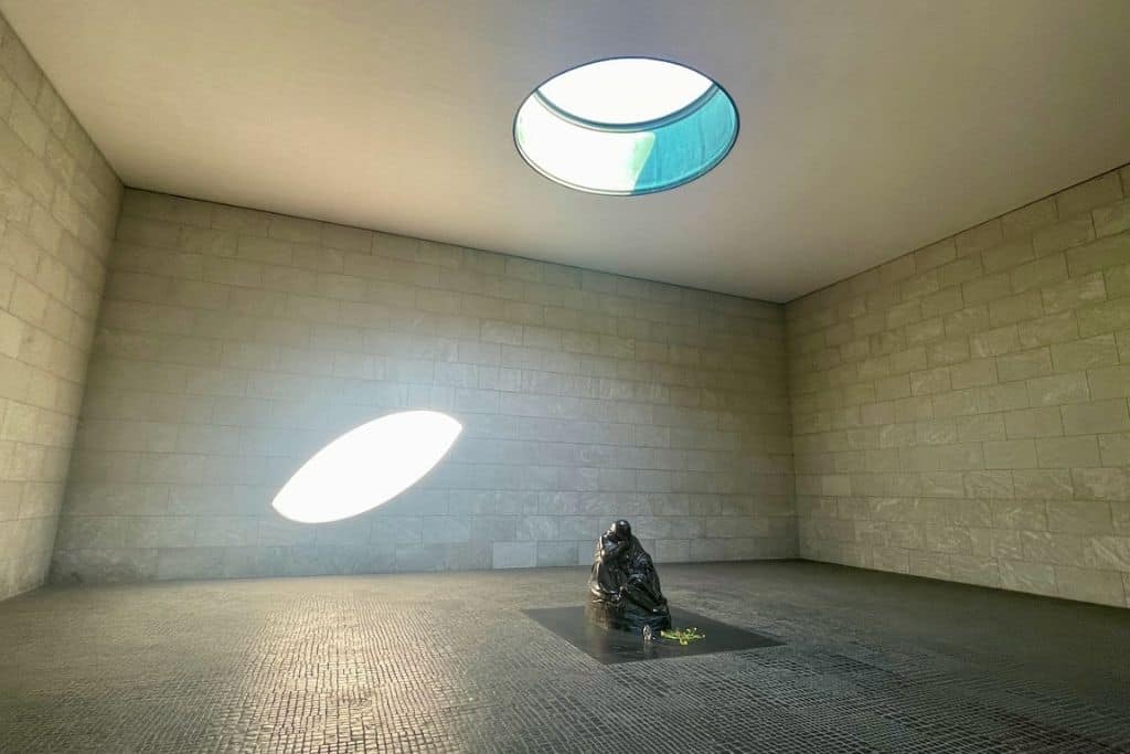 Memorial to the Victims of War and Tyranny