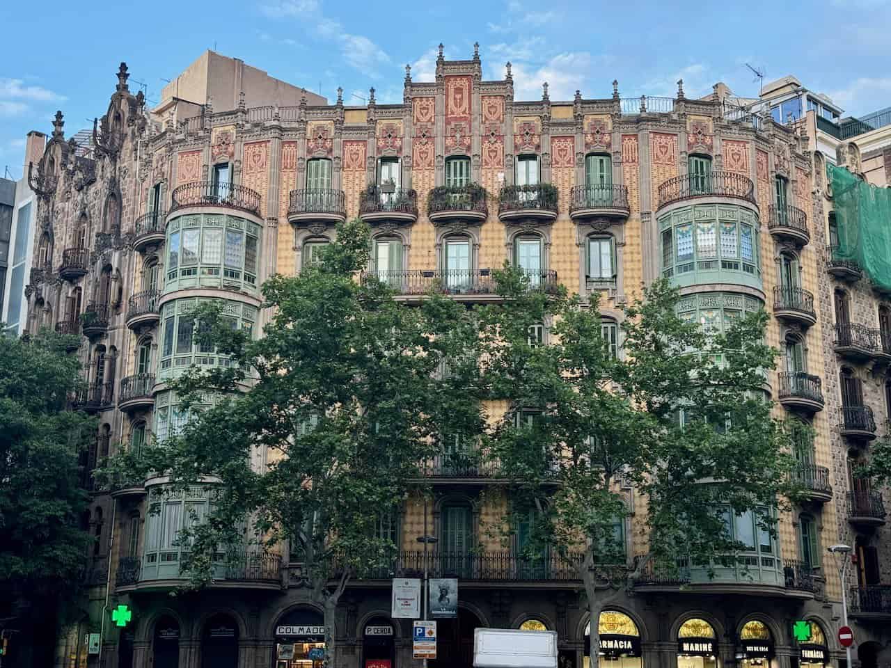 Cases Torres Germans Building