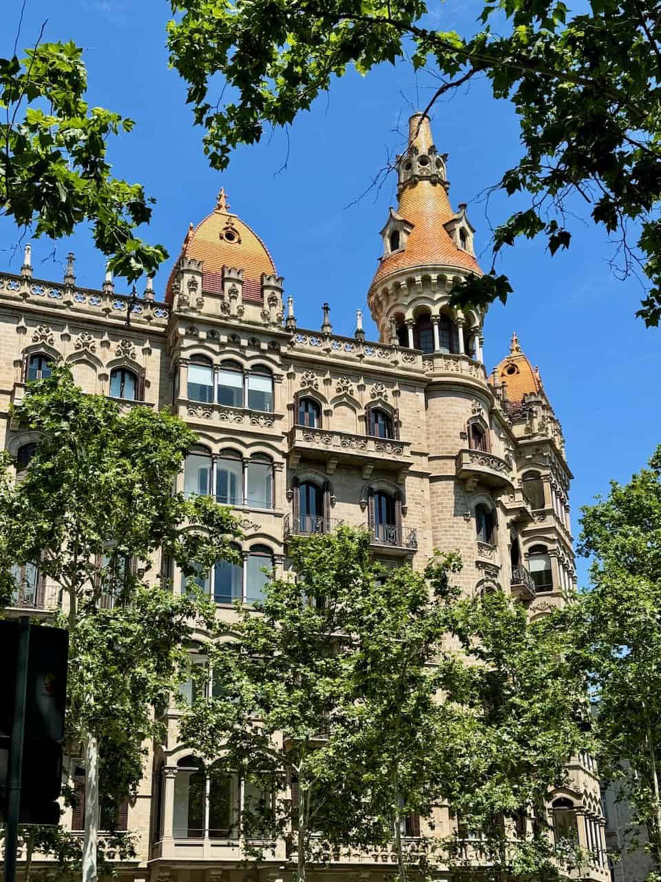 Cases Rocamora with its orange domes of ceramic tile